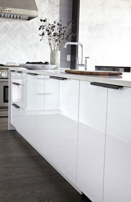 high glass cabinet - طراحی کابینت آشپزخانه